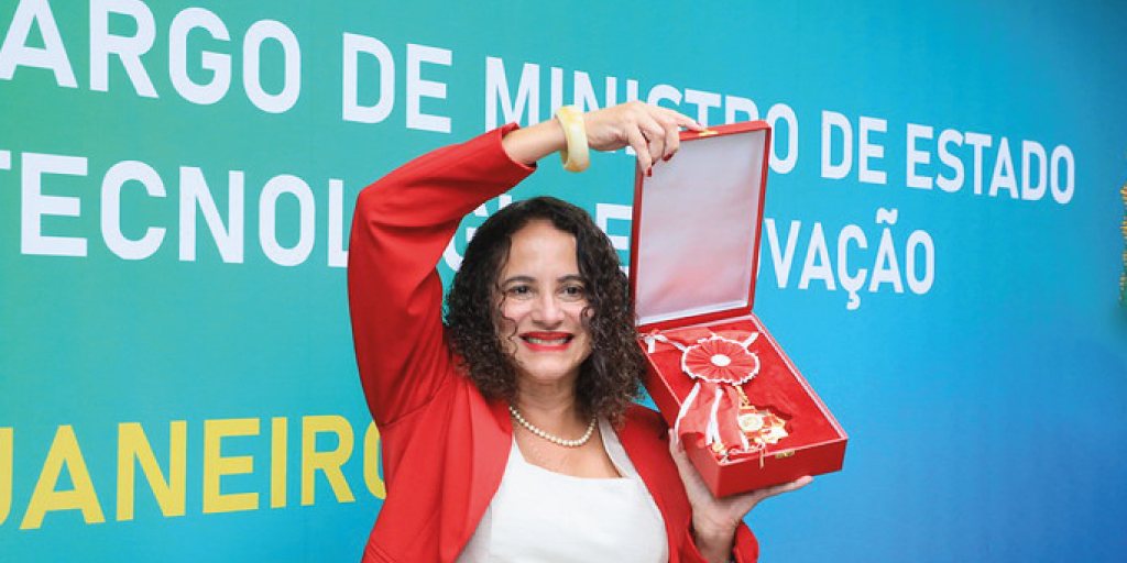 Luciana Santos assumindo o cargo de ministra da Ciência, Tecnologia e Inovação (MCTI)