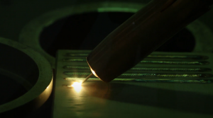 A luz para as indústrias: Processamento a laser aumenta a produtividade